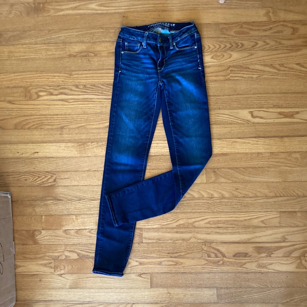 Rarely worn American Eagle classic dark jeans.